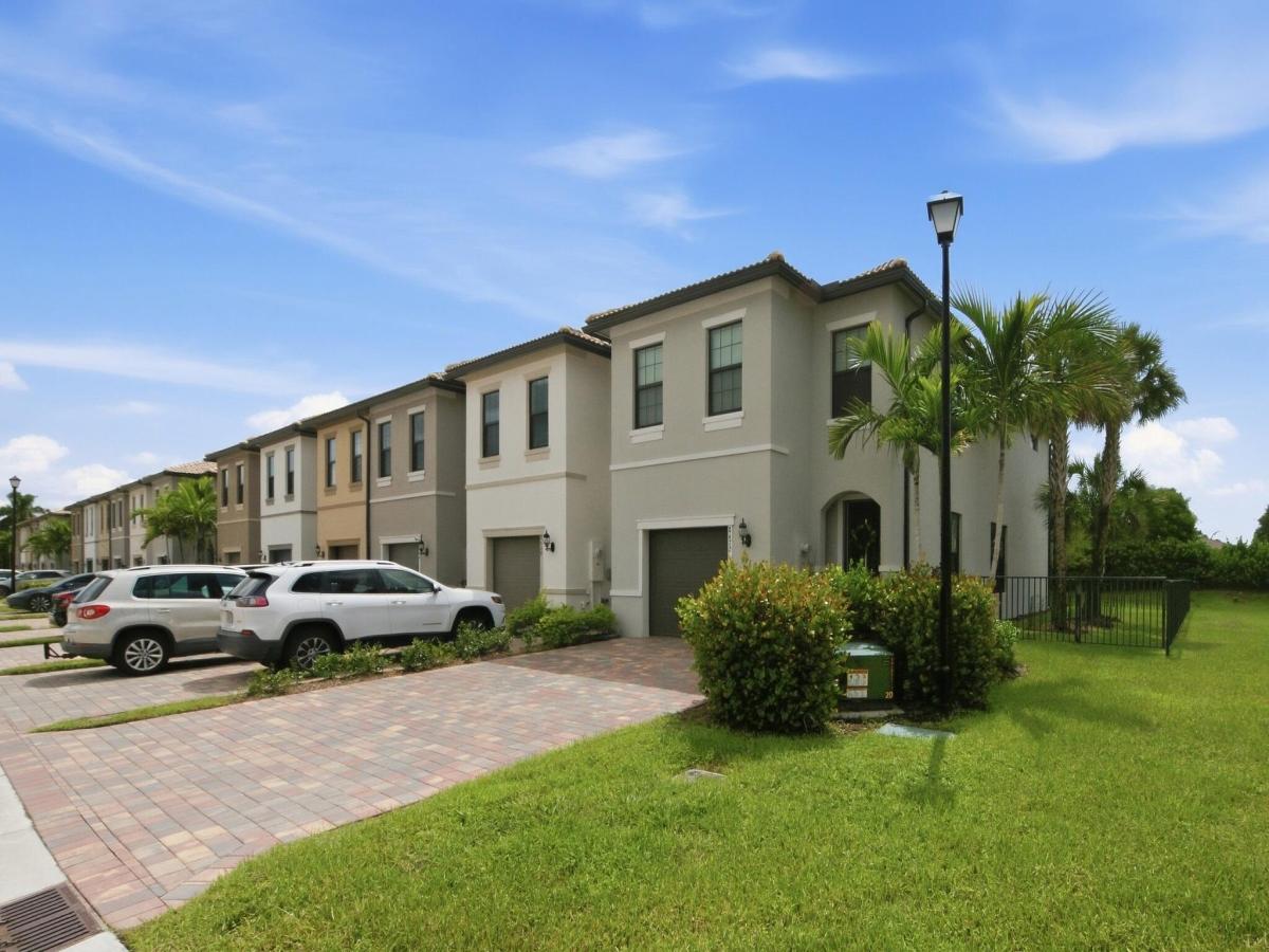 MLS #B26079399 image #0