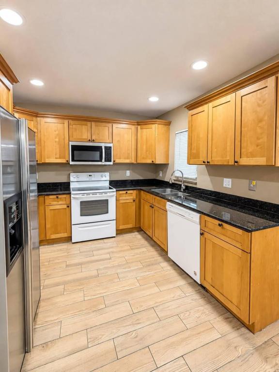 MLS #B26080165 image #0