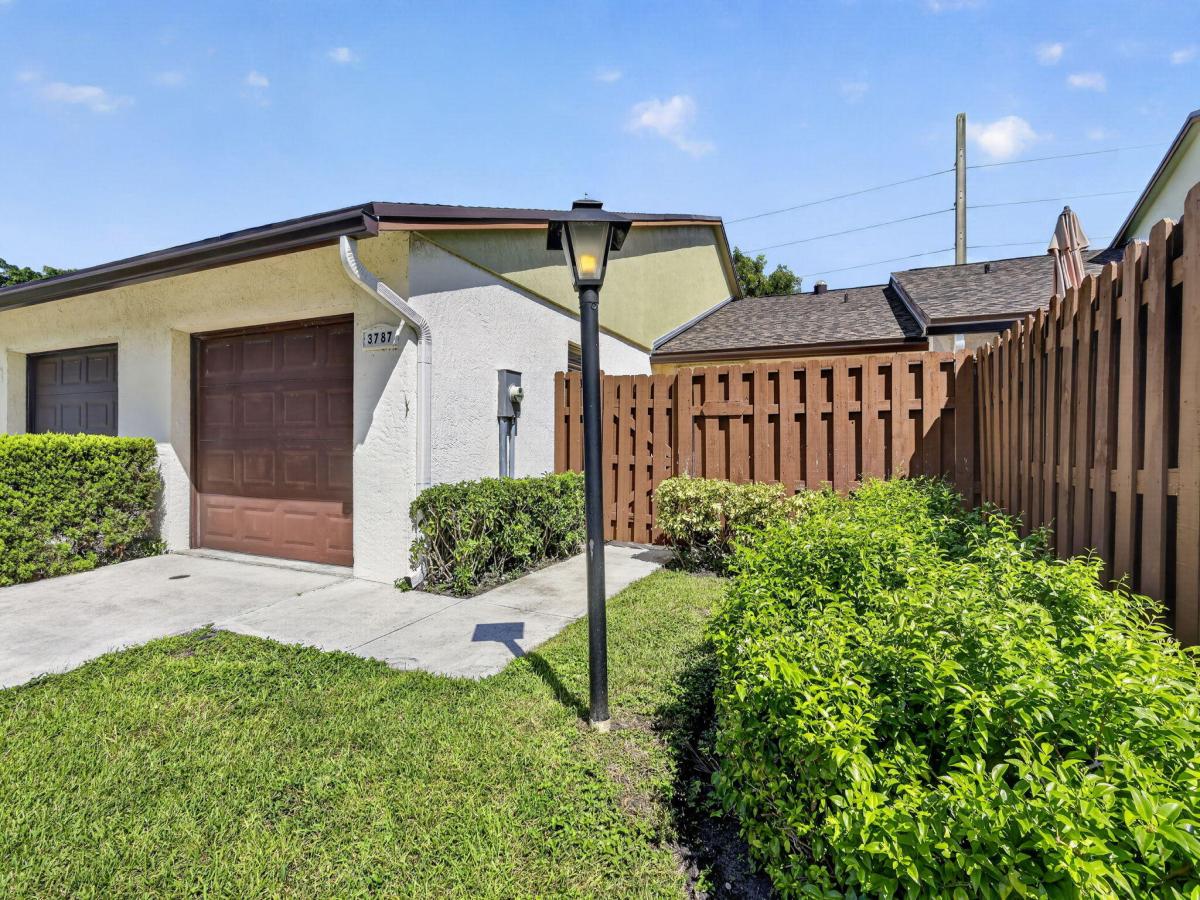 MLS #B26081338 image #0