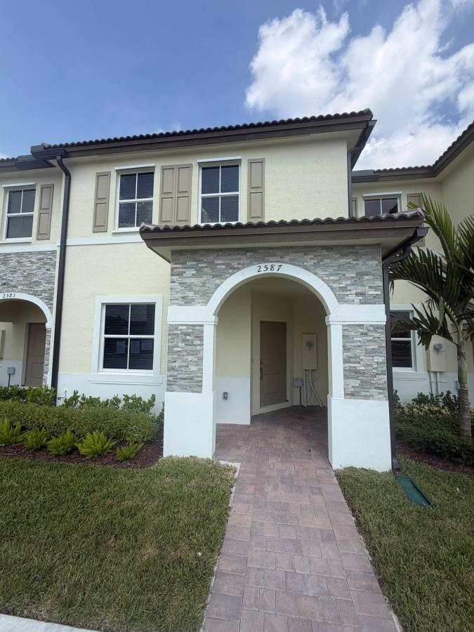 MLS #B26091135 image #0