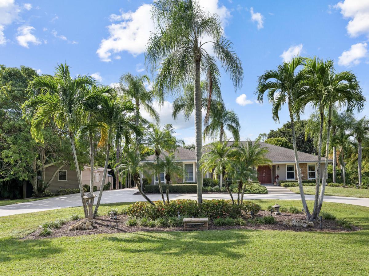 MLS #R11157303 image #0